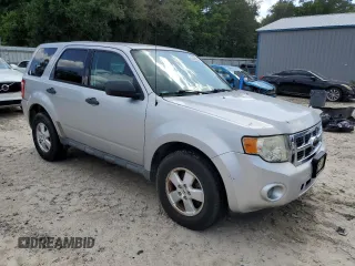 2010 Ford Escape XLS z VIN 1FMCU0C77AKC97179, wystawiony jako Copart lot #64385055 z przebiegiem 164 525 mil mil oraz Czysty tytuł • Clean title. Historia ofert i sprzedaży dostępna na DreamBid. Obrazek 4.