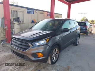 2018 Ford Escape S с VIN 1FMCU0F77JUB55429, выставлен на аукционе IAAI как лот 40508774 с пробегом 126 008 миль миль и . История ставок и продаж доступна на DreamBid. Изображение 17.