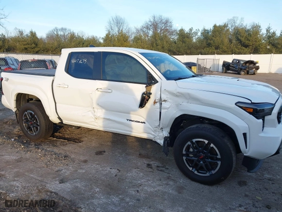 2024 Toyota Tacoma 4WD SR5 with VIN 3TMLB5JN4RM025976, listed as a IAAI auction lot 41073693 with 14,215 mi miles. Bid and sale history available at carsss.com. Image 6.