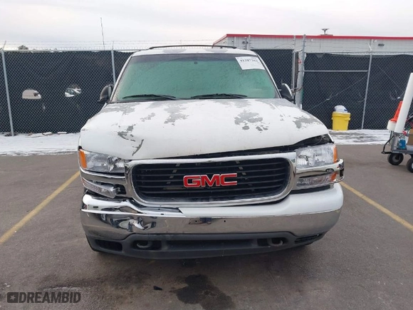 2002 GMC Yukon SLT with VIN 1GKEC13Z22J274962, listed as a IAAI auction lot 41387262 with 283,660 mi miles. Bid and sale history available at carsss.com. Image 12.