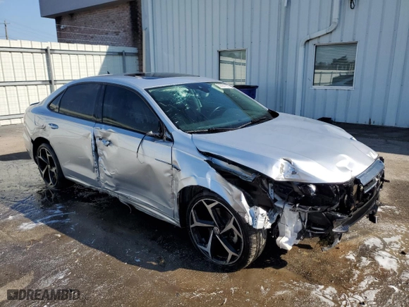 2020 Volkswagen Passat 2.0T R-Line with VIN 1VWMA7A3XLC027108, listed as a Copart auction lot 50354185 with 77,799 mi miles and Salvage Title. Bid and sale history available at carsss.com. Image 4.