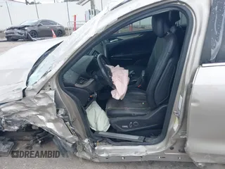2015 Lincoln MKC z VIN 5LMCJ1A92FUJ19837, wystawiony jako IAAI lot #41948224 z przebiegiem Nie podano mil oraz . Historia ofert i sprzedaży dostępna na DreamBid. Obrazek 6.