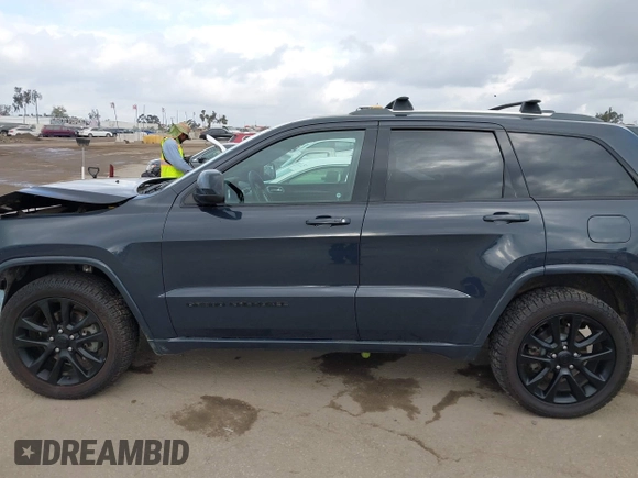 2018 Jeep Grand Cherokee Altitude with VIN 1C4RJFAG4JC122282, listed as a IAAI auction lot 42126483 with 79,184 mi miles and . Bid and sale history available at DreamBid. Image 14.