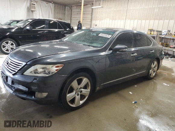 2011 Lexus LS 460 z VIN JTHBL5EFXB5105854, wystawiony jako Copart lot #44451525 z przebiegiem 166 136 mil mil oraz Szkoda całkowita • Salvage title. Historia ofert i sprzedaży dostępna na DreamBid. Obrazek 1.