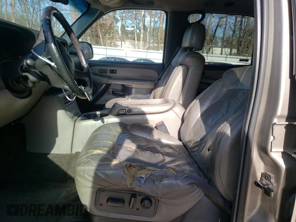 2002 Chevrolet Suburban LT with VIN 1GNEC16Z72J231717, listed as a Copart auction lot 86691164 with 360,491 mi miles and Salvage Title. Bid and sale history available at carsss.com. Image 7.