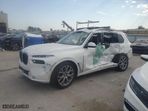 2024 BMW X7 xDrive40i with VIN 5UX23EM07R9U74509, listed as a Copart auction lot 65131614 with 0 mi miles and Salvage Title. Bid and sale history available at carsss.com. Image 1.
