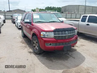 2007 Lincoln Navigator z VIN 5LMFU27597LJ18027, wystawiony jako IAAI lot #42387053 z przebiegiem 247 645 mil mil oraz . Historia ofert i sprzedaży dostępna na DreamBid. Obrazek 1.