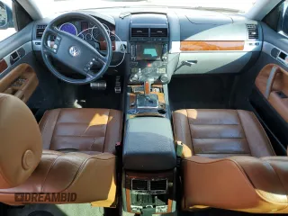 2005 Volkswagen Touareg 4.2L V8 z VIN WVGZM77L55D061960, wystawiony jako Copart lot #75717614 z przebiegiem 188 101 mil mil oraz Szkoda całkowita • Salvage title. Historia ofert i sprzedaży dostępna na DreamBid. Obrazek 8.