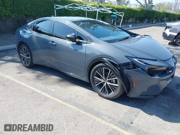 2023 Toyota Prius LE z VIN JTDADABU6P3001399, wystawiony jako IAAI lot #42137395 z przebiegiem 37 716 mil mil oraz . Historia ofert i sprzedaży dostępna na DreamBid. Obrazek 1.