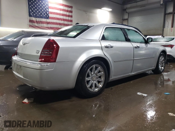 2005 Chrysler 300 with VIN 2C3JA63H25H176366, listed as a Copart auction lot 44174295 with 181,498 mi miles and Salvage Title. Bid and sale history available at carsss.com. Image 3.