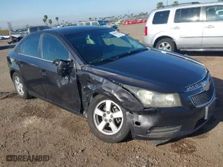 2014 Chevrolet Cruze 1LT with VIN 1G1PC5SB6E7199693, listed as a IAAI auction lot 42004060 with 97,231 mi miles. Bid and sale history available at carsss.com. Image 1.