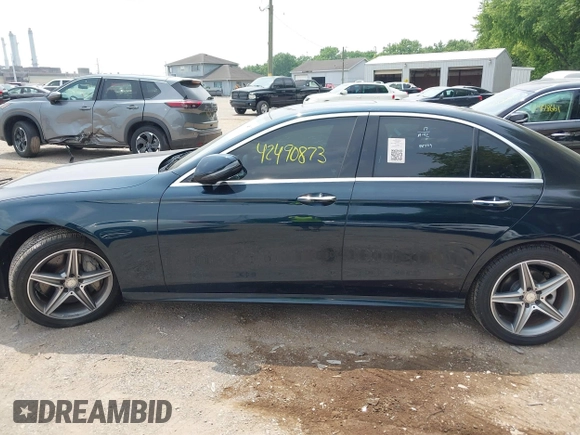2017 Mercedes-Benz E 300 Luxury с VIN WDDZF4KB2HA012027, выставлен на аукционе IAAI как лот 42490873 с пробегом 95 361 миль миль и . История ставок и продаж доступна на DreamBid. Изображение 14.