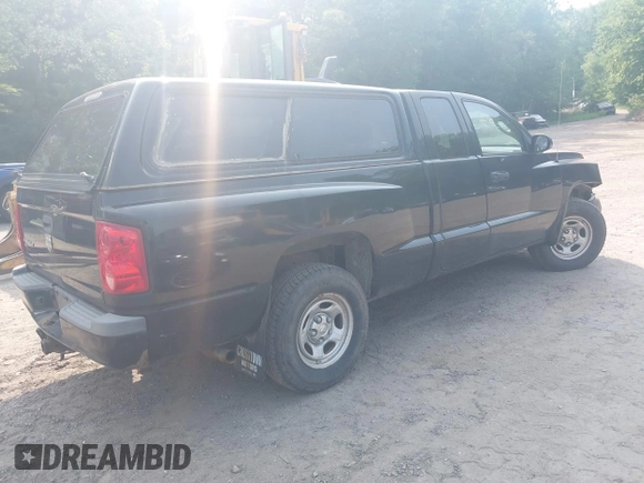 2008 Dodge Dakota ST z VIN 1D7HW22K48S619413, wystawiony jako IAAI lot #42425351 z przebiegiem 47 418 mil mil oraz . Historia ofert i sprzedaży dostępna na DreamBid. Obrazek 4.