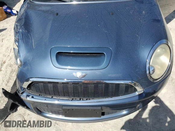 2010 MINI Convertible S z VIN WMWMS3C55ATY09138, wystawiony jako Copart lot #49045585 z przebiegiem 74 728 mil mil oraz Szkoda całkowita • Salvage title. Historia ofert i sprzedaży dostępna na DreamBid. Obrazek 11.