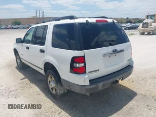 2006 Ford Explorer XLS with VIN 1FMEU62E26UA24271, listed as a IAAI auction lot 41886161 with 107,213 mi miles. Bid and sale history available at carsss.com. Image 3.