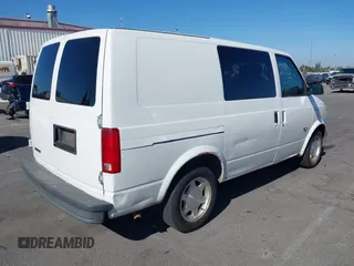 2004 Chevrolet Astro Cargo Van with VIN 1GCDM19X14B104664, listed as a IAAI auction lot 40177716 with 219,901 mi miles. Bid and sale history available at carsss.com. Image 4.