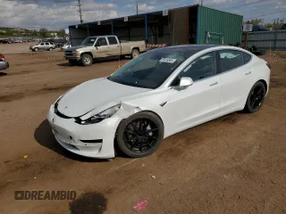 2020 Tesla Model 3 Long Range z VIN 5YJ3E1EB0LF637541, wystawiony jako Copart lot #55416805 z przebiegiem 38 522 mil mil oraz Szkody całkowita. Historia ofert i sprzedaży dostępna na DreamBid. Obrazek 1.
