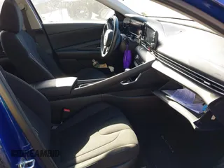 2022 Hyundai Elantra SEL z VIN 5NPLN4AG8NH060510, wystawiony jako IAAI lot #40845087 z przebiegiem Nie podano mil oraz . Historia ofert i sprzedaży dostępna na DreamBid. Obrazek 5.
