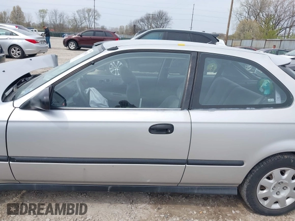2000 Honda Civic DX z VIN 2HGEJ644XYH104197, wystawiony jako IAAI lot #42005938 z przebiegiem 125 321 mil mil oraz . Historia ofert i sprzedaży dostępna na DreamBid. Obrazek 15.