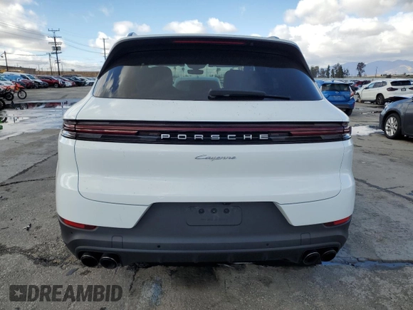 2024 Porsche Cayenne z VIN WP1AA2AY5RDA12912, wystawiony jako Copart lot #44555195 z przebiegiem 7 587 mil mil oraz Szkoda całkowita • Salvage title. Historia ofert i sprzedaży dostępna na DreamBid. Obrazek 6.