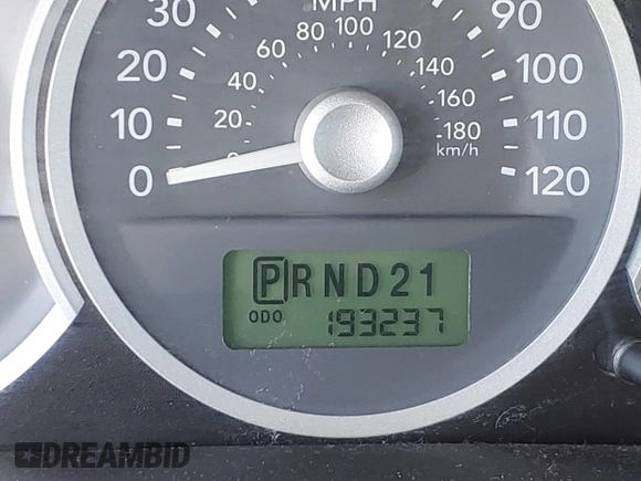 2005 Mercury Mariner Luxury z VIN 4M2YU57155DJ07235, wystawiony jako IAAI lot #40687176 z przebiegiem 193 237 mil mil oraz . Historia ofert i sprzedaży dostępna na DreamBid. Obrazek 7.