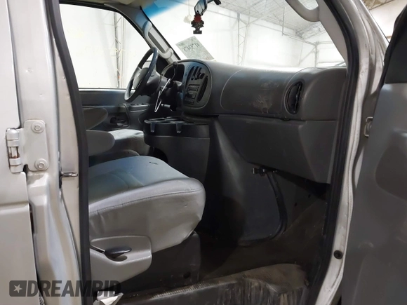 2007 Ford Econoline Passenger XL with VIN 1FBNE31L67DA26594, listed as a IAAI auction lot 41753476 with 154,709 mi miles. Bid and sale history available at carsss.com. Image 5.