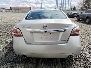 2015 Nissan Altima 2.5 S with VIN 1N4AL3AP4FC488732, listed as a Copart auction lot 50881575 with 217,897 mi miles and Salvage Title. Bid and sale history available at carsss.com. Image 6.