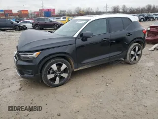 2021 Volvo XC40 Momentum with VIN YV4162UK5M2424596, listed as a Copart auction lot 85620174 with 42,697 mi miles and Salvage Title. Bid and sale history available at carsss.com. Image 1.