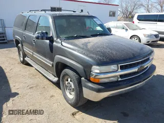 2006 Chevrolet Suburban LT with VIN 3GNEC16Z56G125032, listed as a IAAI auction lot 41836586 with 239,472 mi miles. Bid and sale history available at carsss.com. Image 1.
