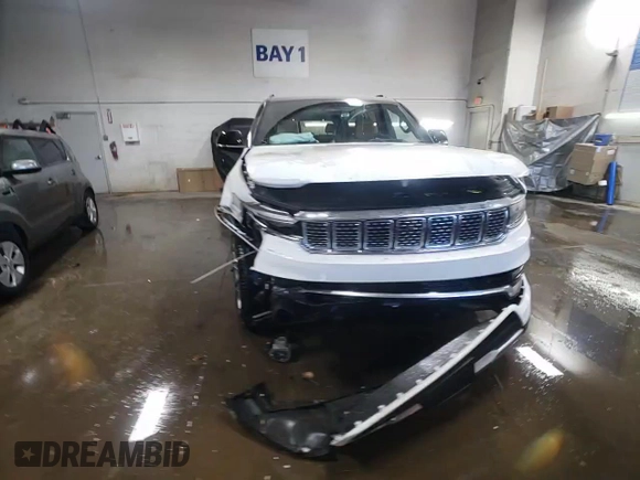 2024 Jeep Grand Wagoneer Series III with VIN 1C4SJVGP6RS108663, listed as a Copart auction lot 77078524 with 2,124 mi miles and Salvage title. Bid and sale history available at DreamBid. Image 14.