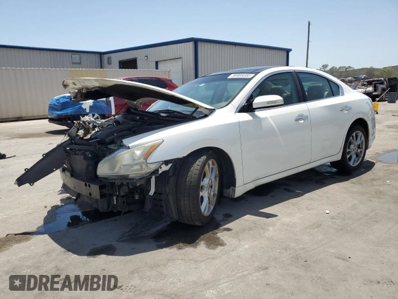 2013 Nissan Maxima SV z VIN 1N4AA5AP0DC820096, wystawiony jako Copart lot #56989385 z przebiegiem 137 982 mil mil oraz Szkoda całkowita • Salvage title. Historia ofert i sprzedaży dostępna na DreamBid. Obrazek 1.