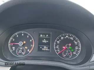 2013 Volkswagen Passat Wolfsburg Edition z VIN 1VWAP7A36DC114152, wystawiony jako IAAI lot #41911437 z przebiegiem 163 048 mil mil oraz . Historia ofert i sprzedaży dostępna na DreamBid. Obrazek 7.