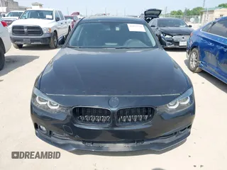 2016 BMW 3 Series 320i xDrive z VIN WBA8A3C51GK689115, wystawiony jako IAAI lot #41933558 z przebiegiem 69 625 mil mil oraz . Historia ofert i sprzedaży dostępna na DreamBid. Obrazek 12.