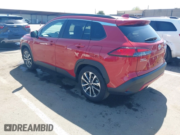 2022 Toyota Corolla Cross XLE с VIN 7MUDAAAG9NV019320, выставлен на аукционе IAAI как лот 42000933 с пробегом 13 021 миль миль и . История ставок и продаж доступна на DreamBid. Изображение 3.
