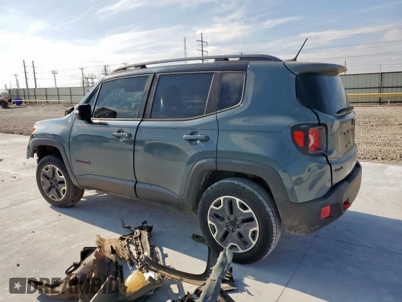 2015 Jeep Renegade Trailhawk with VIN ZACCJBCT7FPC17933, listed as a Copart auction lot 59749325 with Not provided miles and Salvage title. Bid and sale history available at DreamBid. Image 2.