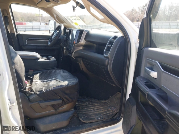 2019 Ram 2500 Big Horn with VIN 3C6UR5DL8KG620707, listed as a IAAI auction lot 41474929 with 90,927 mi miles. Bid and sale history available at carsss.com. Image 5.