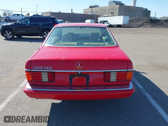 1988 Mercedes-Benz 560 with VIN WDBCA45D0JA390136, listed as a IAAI auction lot 42072781 with 126,325 mi miles and . Bid and sale history available at DreamBid. Image 16.