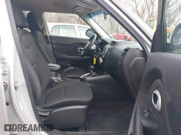 2014 Kia Soul with VIN KNDJN2A28E7700722, listed as a IAAI auction lot 41710340 with 106,234 mi miles. Bid and sale history available at carsss.com. Image 5.