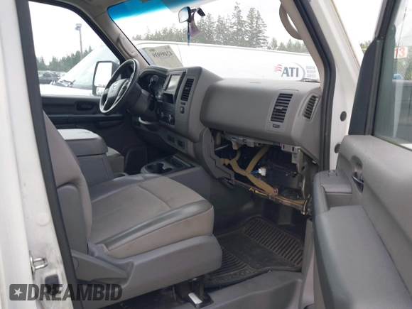 2019 Nissan NV SV z VIN 1N6AF0KY6KN807177, wystawiony jako IAAI lot #42495939 z przebiegiem 230 210 mil mil oraz . Historia ofert i sprzedaży dostępna na DreamBid. Obrazek 5.