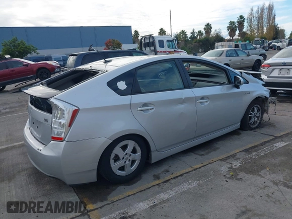 2010 Toyota Prius II with VIN JTDKN3DUXA0005068, listed as a IAAI auction lot 40957815 with 185,482 mi miles. Bid and sale history available at carsss.com. Image 4.