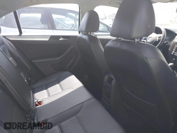 2013 Volkswagen Jetta SE with VIN 3VWDP7AJ0DM352654, listed as a IAAI auction lot 42552411 with 84,145 mi miles and . Bid and sale history available at DreamBid. Image 8.