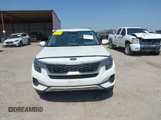 2021 Kia Seltos EX z VIN KNDERCAA4M7165986, wystawiony jako IAAI lot #41815940 z przebiegiem 61 615 mil mil oraz . Historia ofert i sprzedaży dostępna na DreamBid. Obrazek 13.