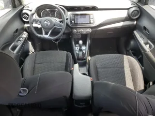 2022 Nissan Kicks S z VIN 3N1CP5BV1NL511552, wystawiony jako Copart lot #56140805 z przebiegiem 70 067 mil mil oraz Szkoda całkowita • Salvage title. Historia ofert i sprzedaży dostępna na DreamBid. Obrazek 8.