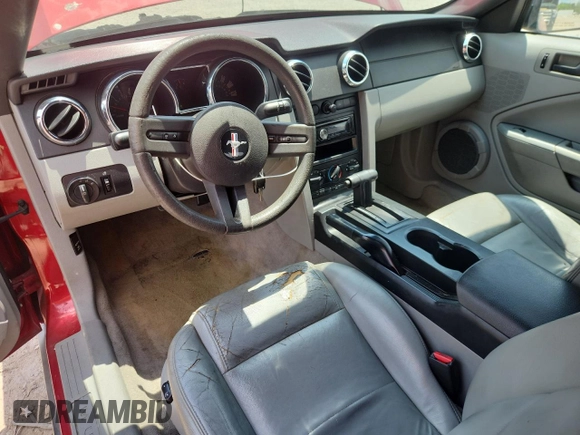 2005 Ford Mustang Deluxe with VIN 1ZVFT84N455187062, listed as a Copart auction lot 61953205 with 112,238 mi miles and Non repairable. Bid and sale history available at DreamBid. Image 8.