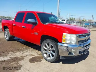 2012 Chevrolet Silverado 1500 LT with VIN 3GCPCSE04CG211583, listed as a IAAI auction lot 41673263 with 302,948 mi miles. Bid and sale history available at carsss.com. Image 1.