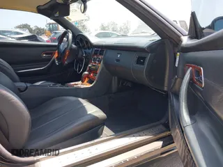 2001 Mercedes-Benz SLK 230/320 with VIN WDBKK65F81F218476, listed as a IAAI auction lot 42450368 with 121,640 mi miles and . Bid and sale history available at DreamBid. Image 5.