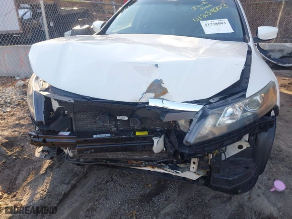 2011 Honda Accord Crosstour EX-L with VIN 5J6TF2H58BL002565, listed as a IAAI auction lot 41238003 with 152,587 mi miles. Bid and sale history available at carsss.com. Image 6.