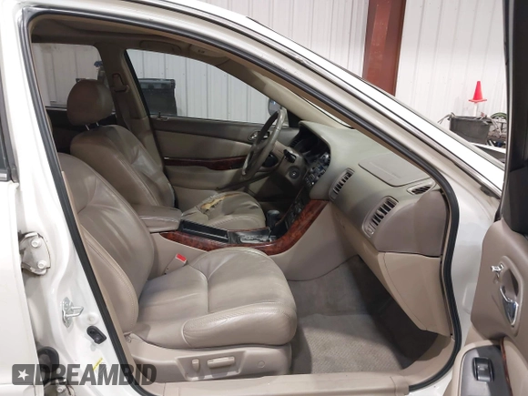 2001 Acura TL with VIN 19UUA56691A034068, listed as a IAAI auction lot 41834708 with 131,288 mi miles. Bid and sale history available at carsss.com. Image 5.