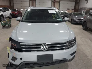 2019 Volkswagen Tiguan SEL Premium with VIN 3VV4B7AX7KM008257, listed as a IAAI auction lot 41612957 with 82,895 mi miles. Bid and sale history available at carsss.com. Image 13.