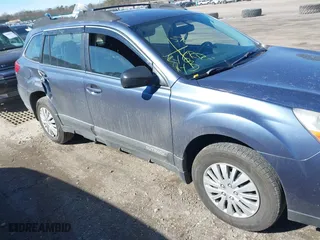 2013 Subaru Outback 2.5i with VIN 4S4BRBAC0D3260899, listed as a IAAI auction lot 41675437 with 109,185 mi miles. Bid and sale history available at carsss.com. Image 6.